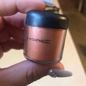 Mac pink bronze pigment